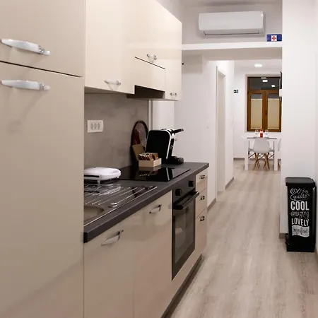 Oliver Street Apartment *