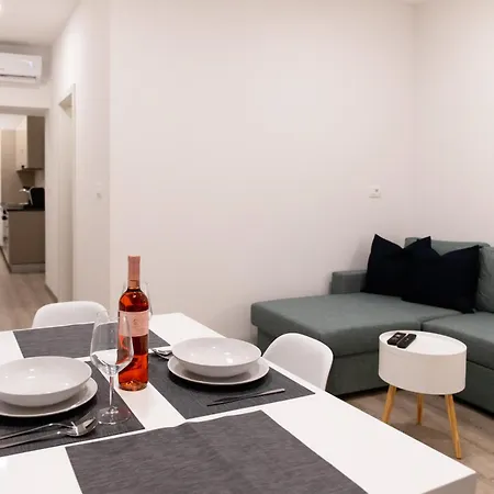 Oliver Street - 50m From Center *