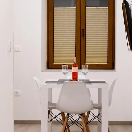 Oliver Street - 50m From Center