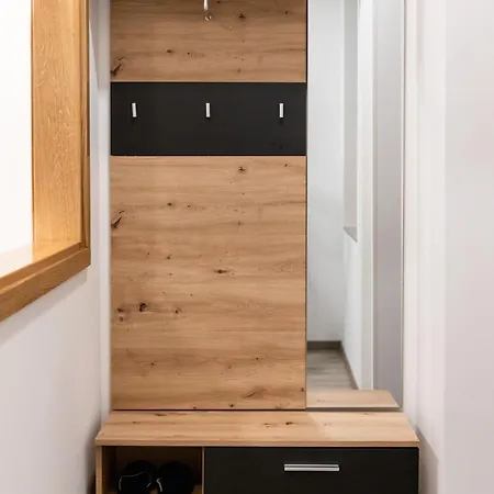 Oliver Street Apartment *