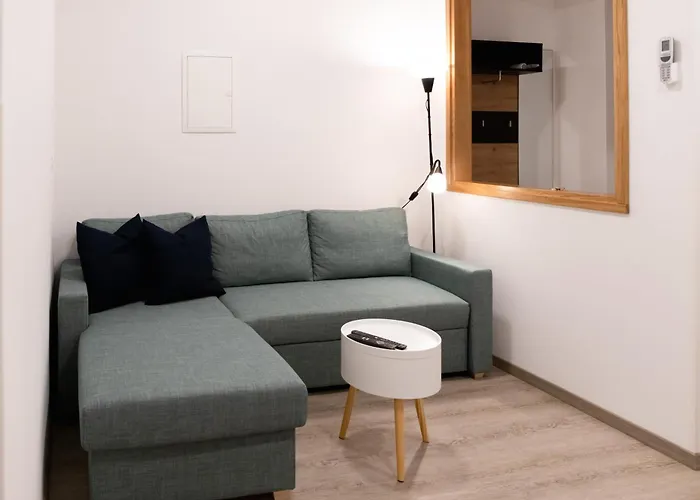 Oliver Street - 50m From Center *